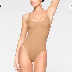 SKIMS Everday Thong Bodsuit - Size L